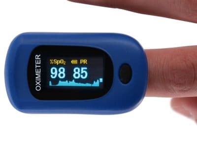 Finger-Pulsoximeter mit LED Display, große Anzeige, für Erwachsene, inkl. Tasche, Halteband u. Batterien